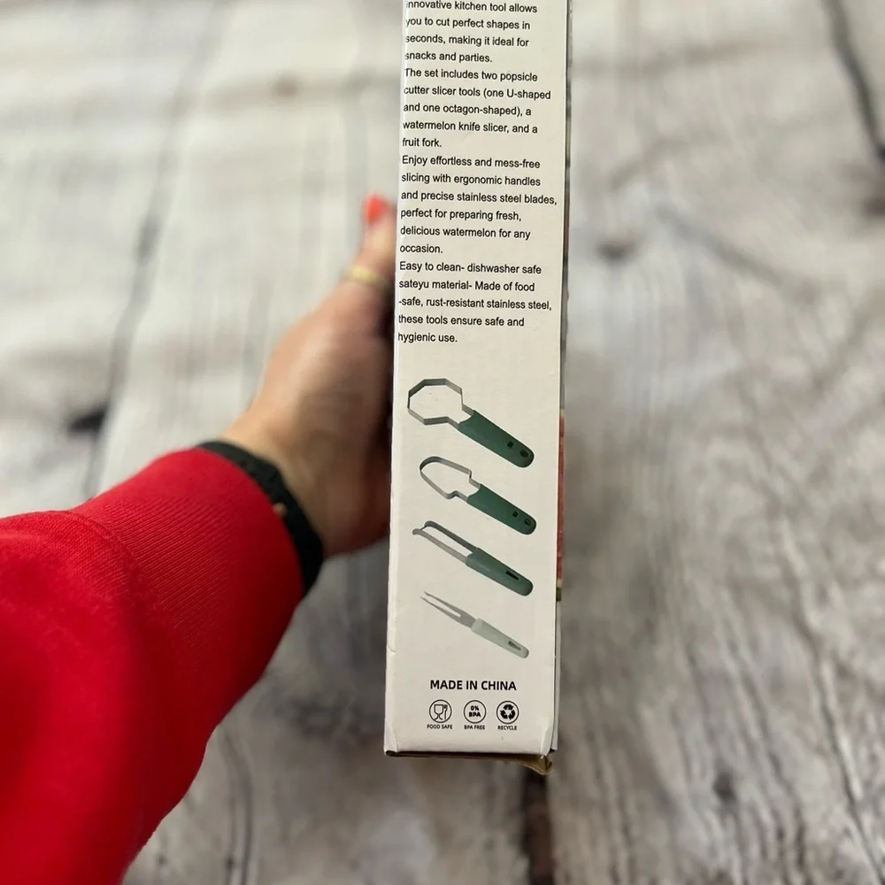 NEW Watermelon Slicer Tool, 3-in-1 Stainless Steel Watermelon Fork Slicer